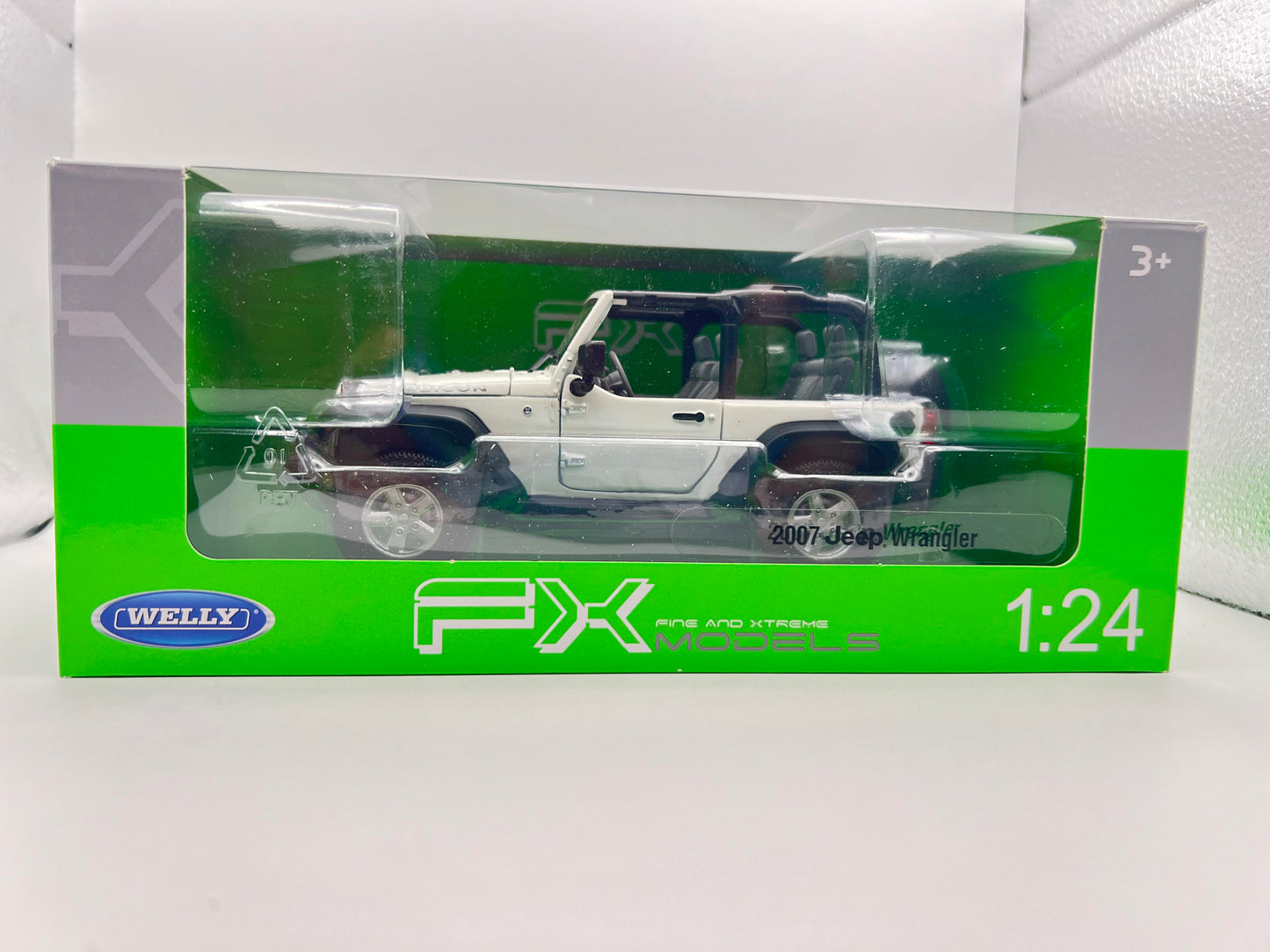 WELLY 1:24 Jeep Wrangler 2007 Rubicon White Diecast - Australia Stock